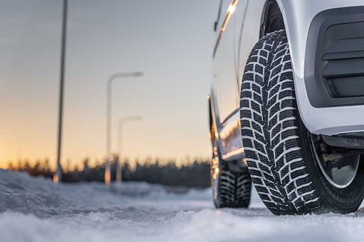 Nokian_Snowproof_C_1